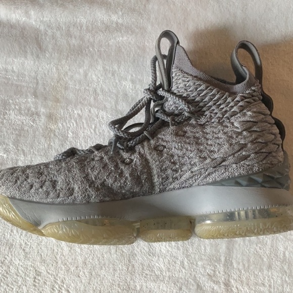 Nike LeBron grey city wolf gold - Picture 7 of 7